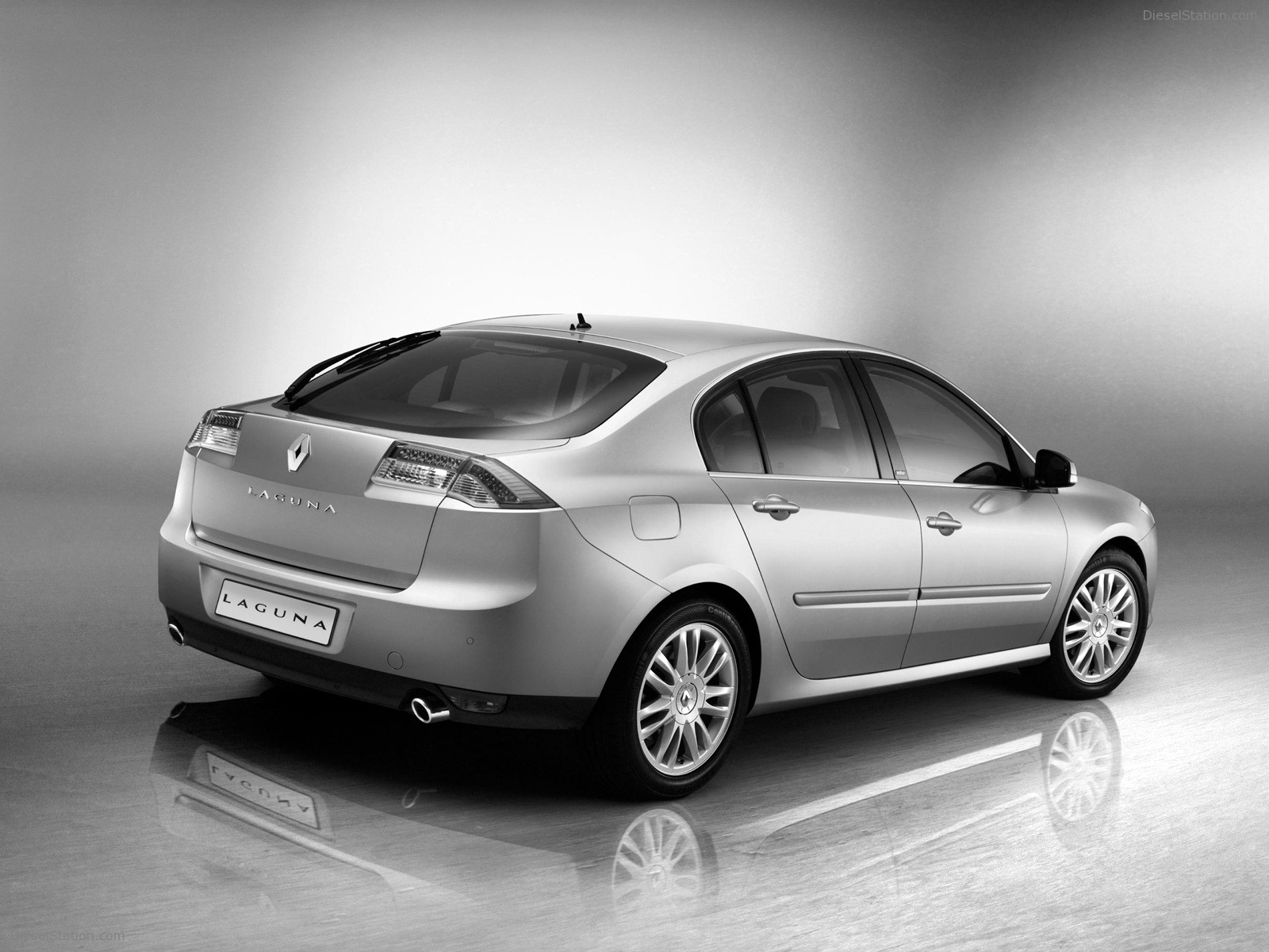 Update: Details emerge of the new Renault Laguna